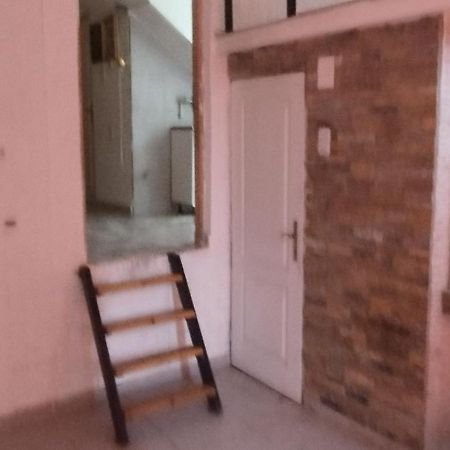 Small Apartment Private Bathroom Strong Wi-Fi Belgrade Exterior photo