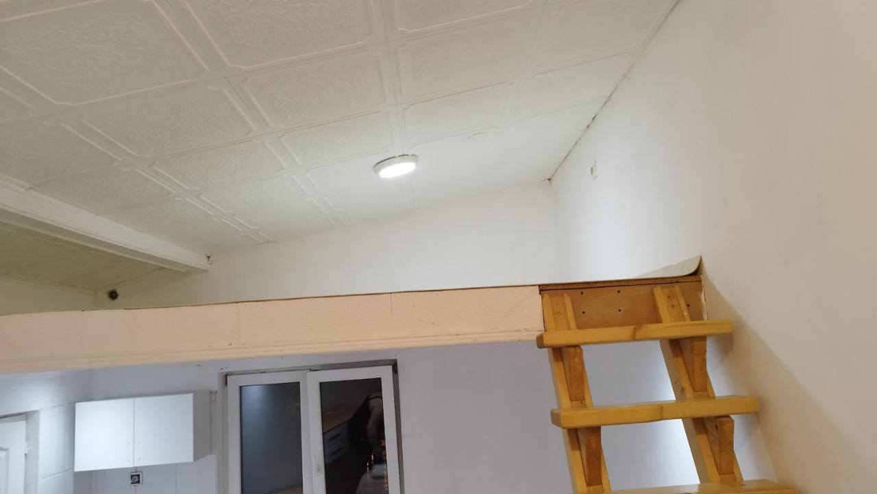 Small Apartment Private Bathroom Strong Wi-Fi Belgrade Exterior photo