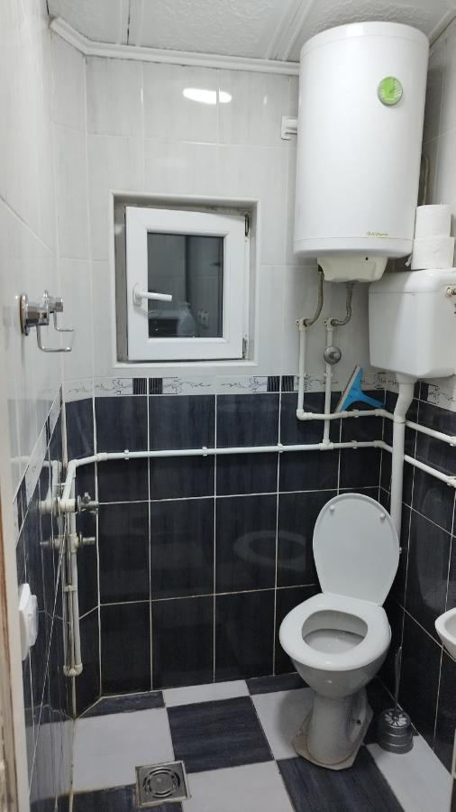 Small Apartment Private Bathroom Strong Wi-Fi Belgrade Exterior photo
